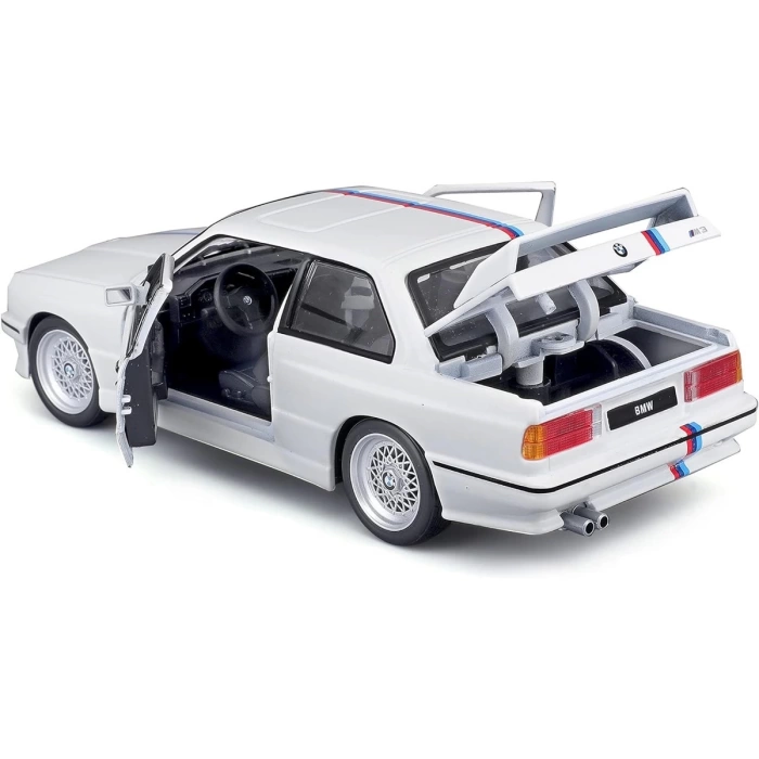 Bburago 1:24 BMW M3 1988 Model Araba