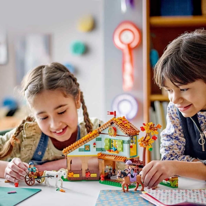 LEGO Friends Autumn’un At Ahırı 41745