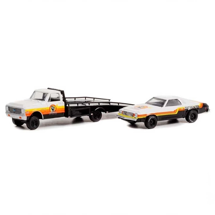 Greenlight 1:64 1972 Chevrolet C-32 Ram Truck 1976 Laguna