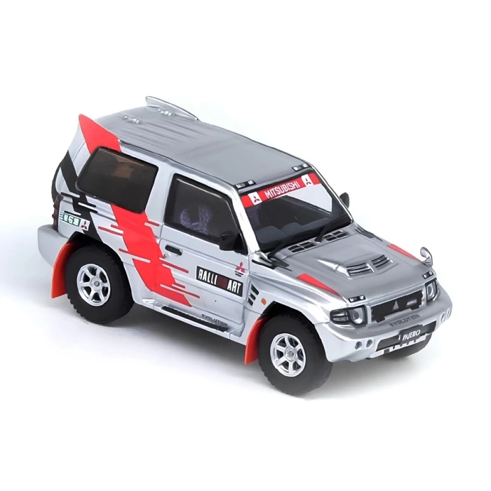 Inno 1/64 Mitsubishi Pajero Evolution Silver