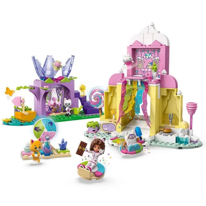 LEGO Gabby’s Dollhouse Tatlı Şekerleme Dağı ve Kedi Bahçesi 11205