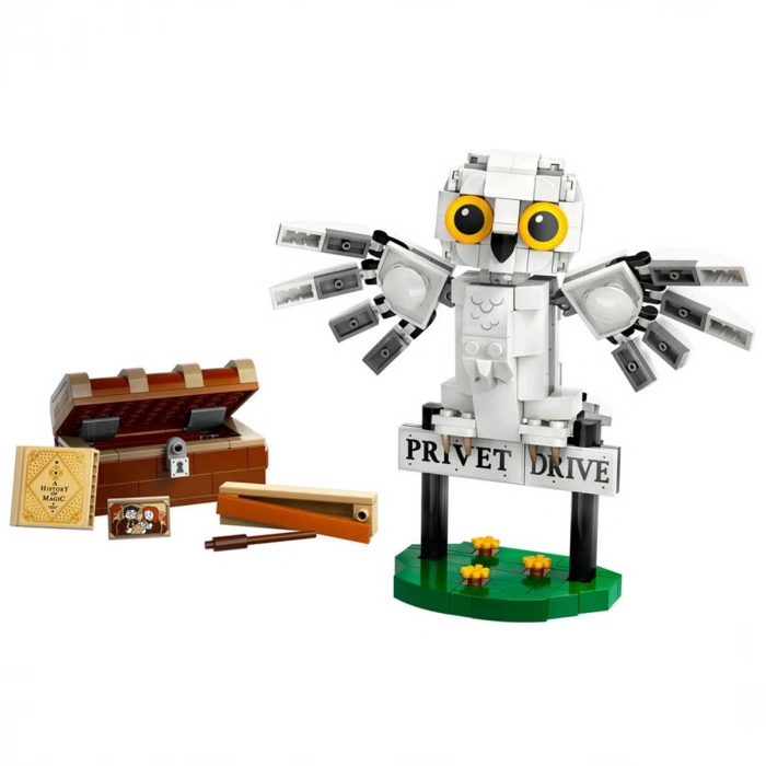 LEGO Harry Potter Hedwig Privet Drive 76425