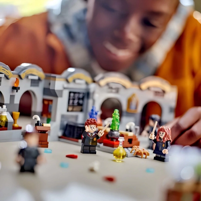 LEGO Harry Potter Hogwarts Şatosu: İksir Dersi 76431