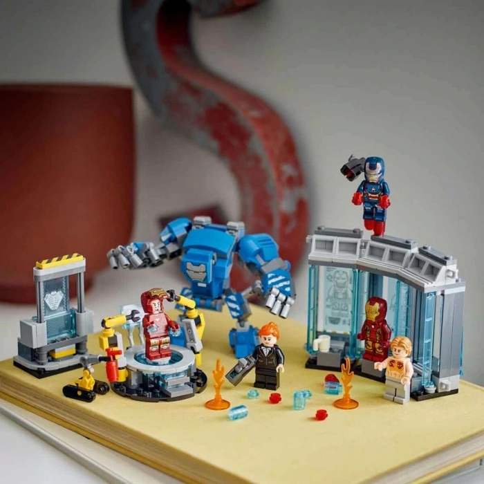 LEGO Marvel Iron Man’in Laboratuvarı: Zırh Salonu 76315