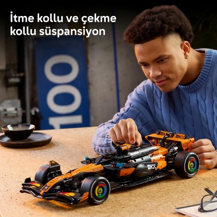 LEGO Technic McLaren MCL39 F1 Araba