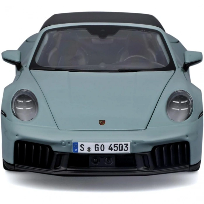 Maisto 1/18 Porsche 911 Targa 4 GTS Araba