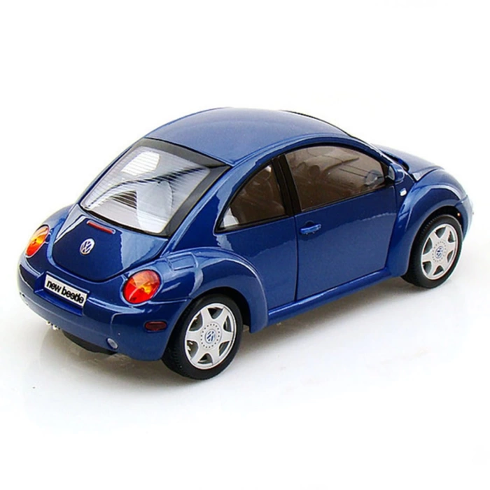 Maisto 1:18 Volkswagen New Bettle Model Araba