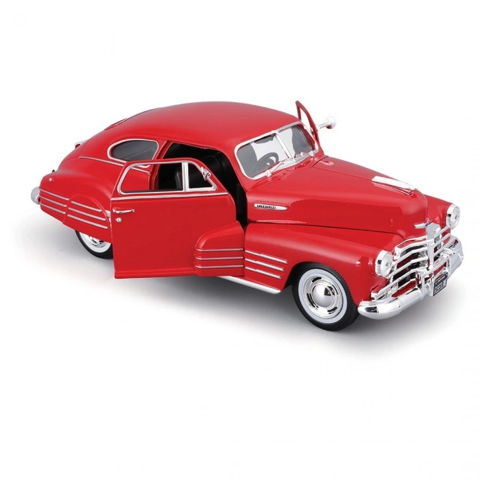 Maisto 1/25 1948 Chevrolet Fleetline Aerosedan Araba