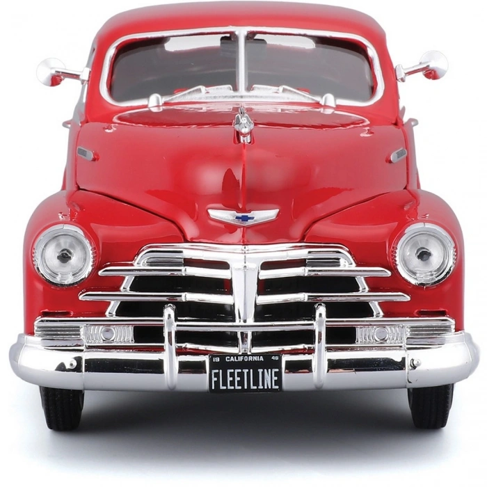 Maisto 1/25 1948 Chevrolet Fleetline Aerosedan Araba
