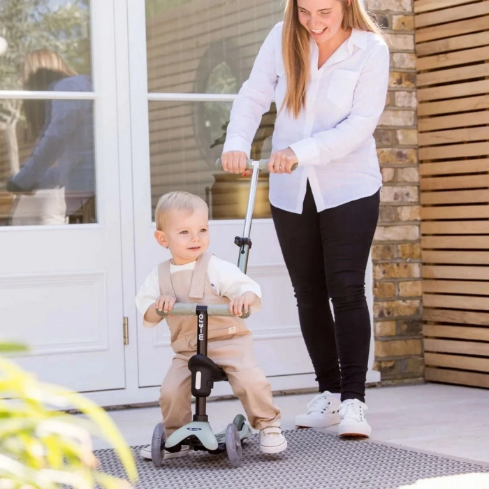 Micro Mini 6 in 1 Deluxe Rock and Go LED Scooter Yeşil