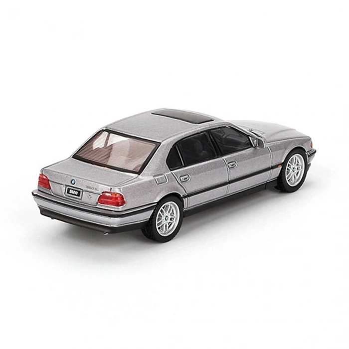 Mini GT 1/64 BMW 750IL Aspen Silver Metallic - Blister Paket