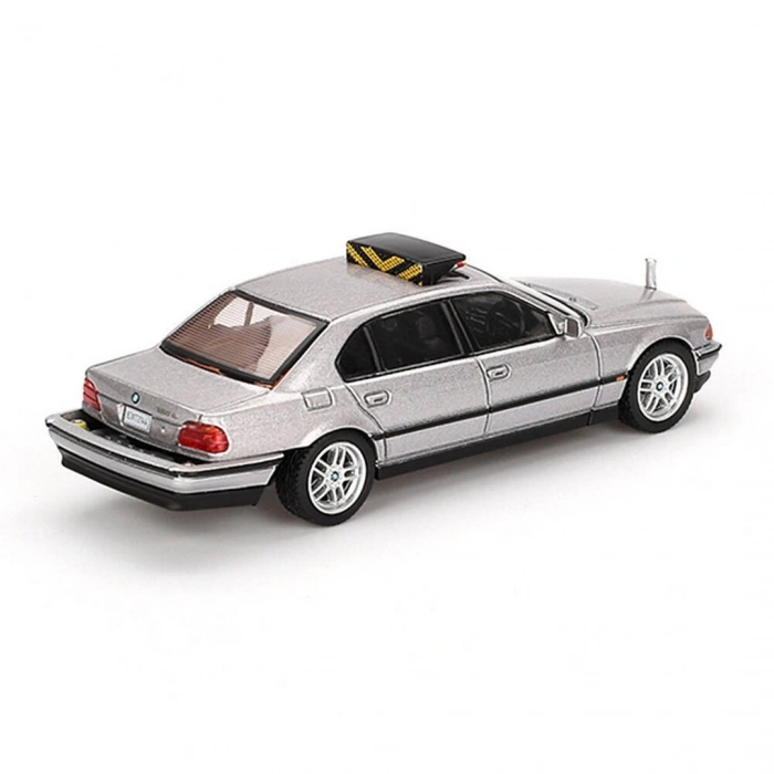 Mini GT 1/64 BMW 750IL Tomorrow Never Dies Blister Paket