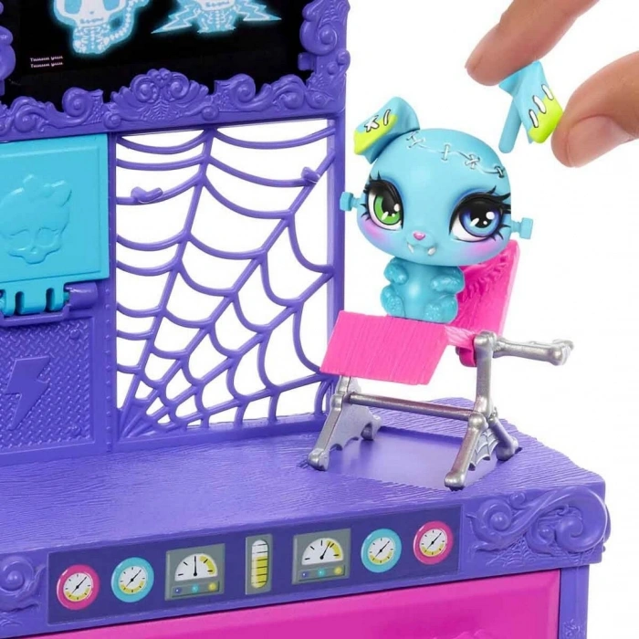 Monster High Frankie Stein Evcil Hayvan Laboratuvarı Oyun Seti
