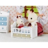 Sylvanian Families Çikolata Kulaklı Tavşan Bebek ve Yatağı 5017