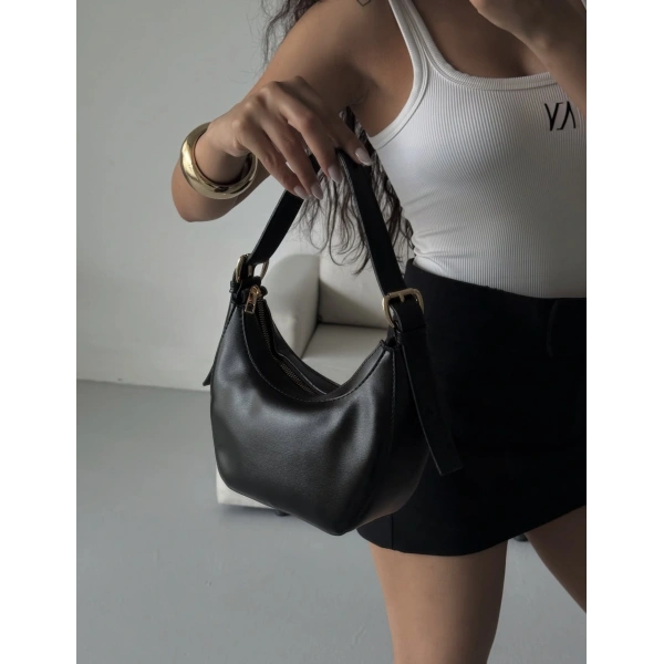 SLANA MODEL SİYAH ÇANTA