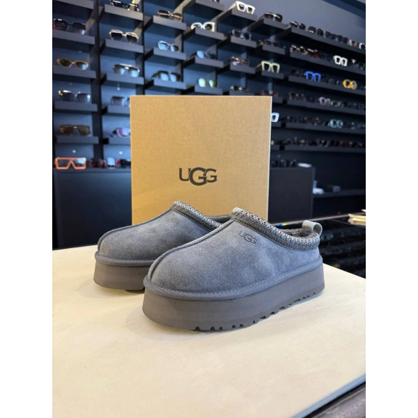 UGG SHOE