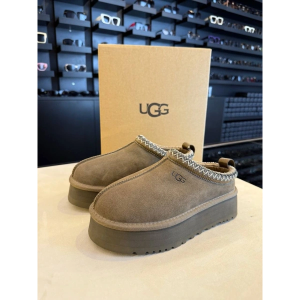 UGG SHOE