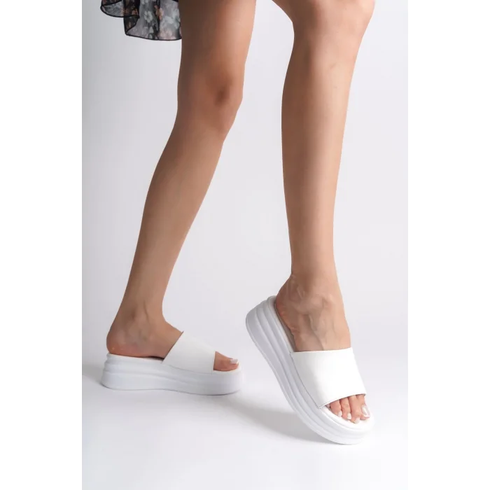ALICE Düz Topuklu Kalın ve Ortopedik Taban Kadın Terlik BT - Beyaz