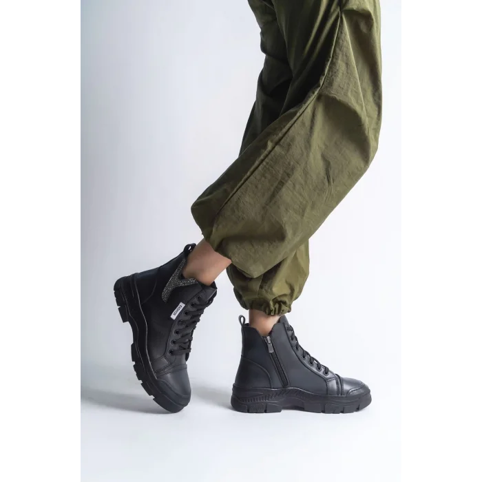 AMBER Bağcıklı Fermuarlı Ortopedik TabanKadın Bot  ST - Siyah