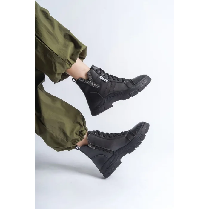 AMBER Bağcıklı Fermuarlı Ortopedik TabanKadın Bot  ST - Siyah