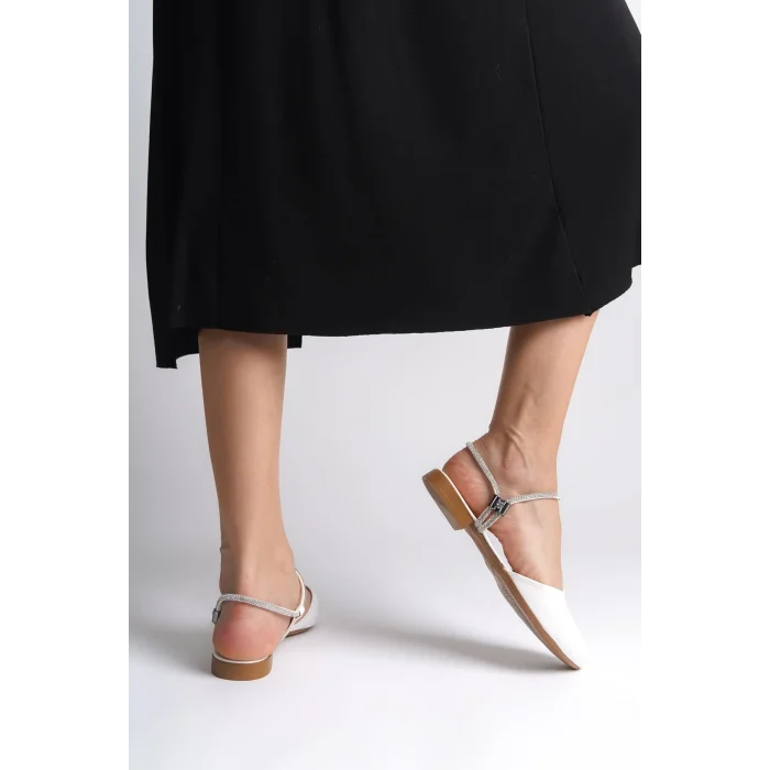 ARIANA Lastikli Ortopedik Rahat Taban Bilekten Taş Detaylı Kadın Babet Ayakkabı  CKT - Beyaz