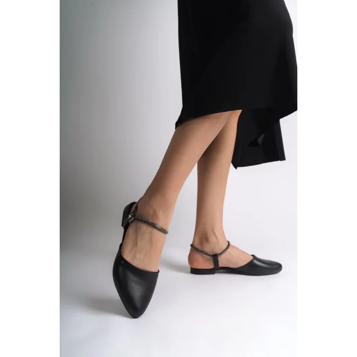 ARIANA Lastikli Ortopedik Rahat Taban Bilekten Taş Detaylı Kadın Babet Ayakkabı  ST - Siyah