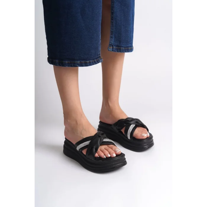 CLARA Düz Topuklu Kurdele Desenli Taşlı Kalın ve Ortopedik Taban Kadın Terlik  ST - Siyah