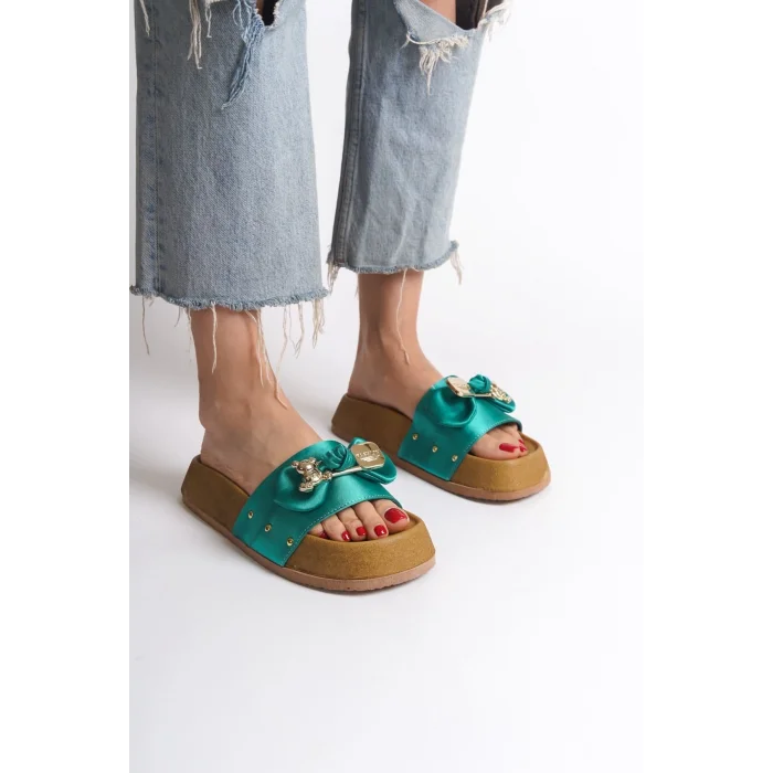 DILA Kalın ve Ortopedik Taban Ayıcıklı Saten Kadın Terlik  KT - Yeşil