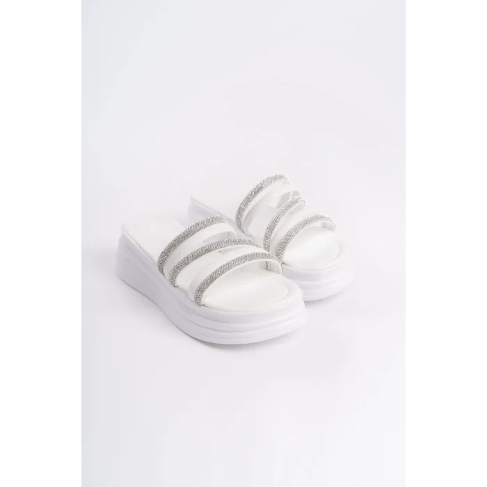 ELISE Düz Topuklu Şeritli Taşlı Kalın ve Ortopedik Taban Kadın Terlik  BT - Beyaz