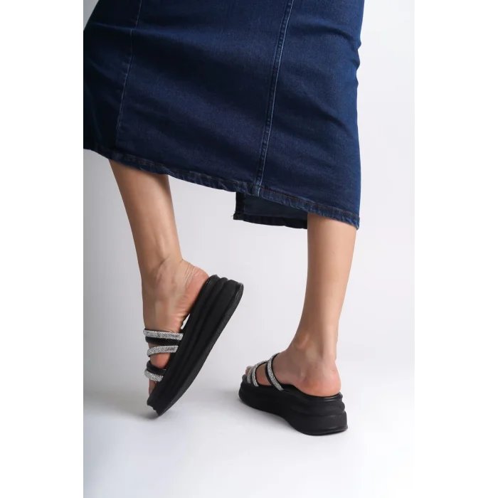 ELISE Düz Topuklu Şeritli Taşlı Kalın ve Ortopedik Taban Kadın Terlik ST - Siyah