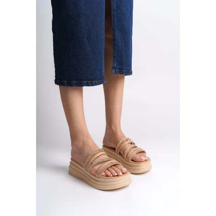 ELISE Düz Topuklu Şeritli Taşlı Kalın ve Ortopedik Taban Kadın Terlik  TT - Ten