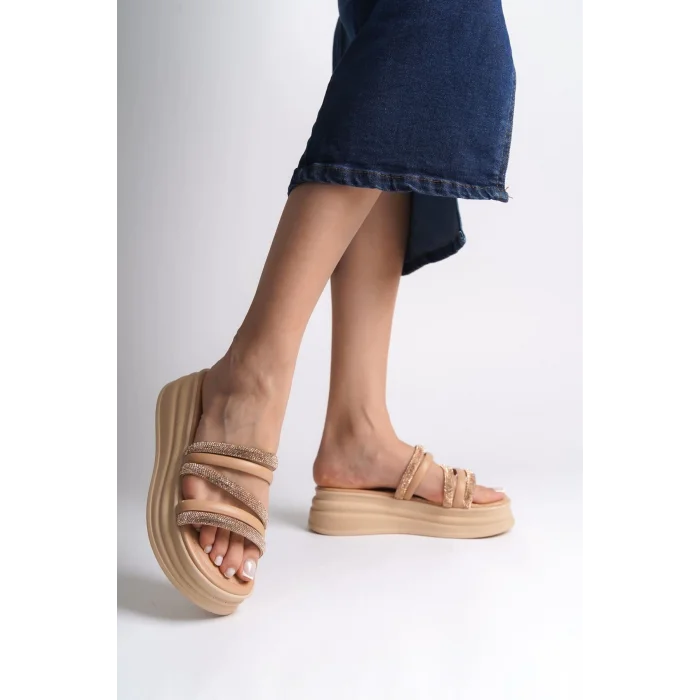 ELISE Düz Topuklu Şeritli Taşlı Kalın ve Ortopedik Taban Kadın Terlik  TT - Ten