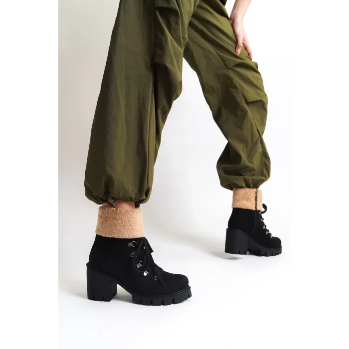 EMMA Bağcıklı Fermuarlı Ortopedik Taban Topuklu Kürk Detaylı Süet Kadın Bot ST - Siyah