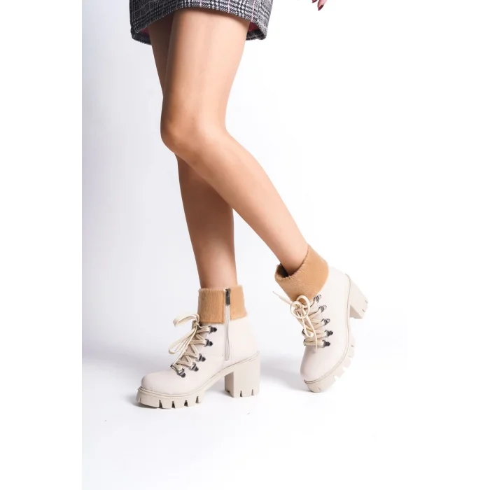 EMMA Bağcıklı Fermuarlı Ortopedik Taban Topuklu Kürk DetaylıKadın Bot KT - Krem