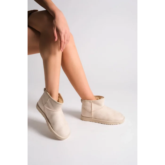 JOLIE Bağcıksız Düz Taban İçi Kürklü Kısa Süet Kadın Bot KT - Krem