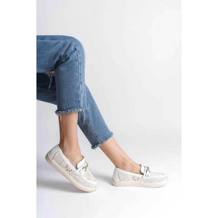 LILY Bağcıksız Ortopedik Rahat Taban Çiçek Desenli Kadın Babet Ayakkabı  KT - Beyaz