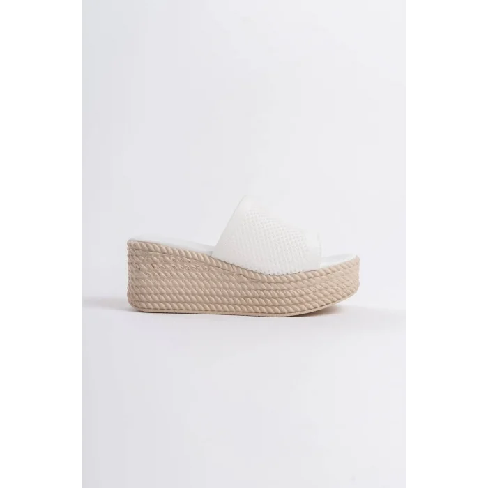 MARLA Dolgu Topuklu Ortopedik Taban Hasır Görünümlü Triko Kadın Terlik  KT - Beyaz