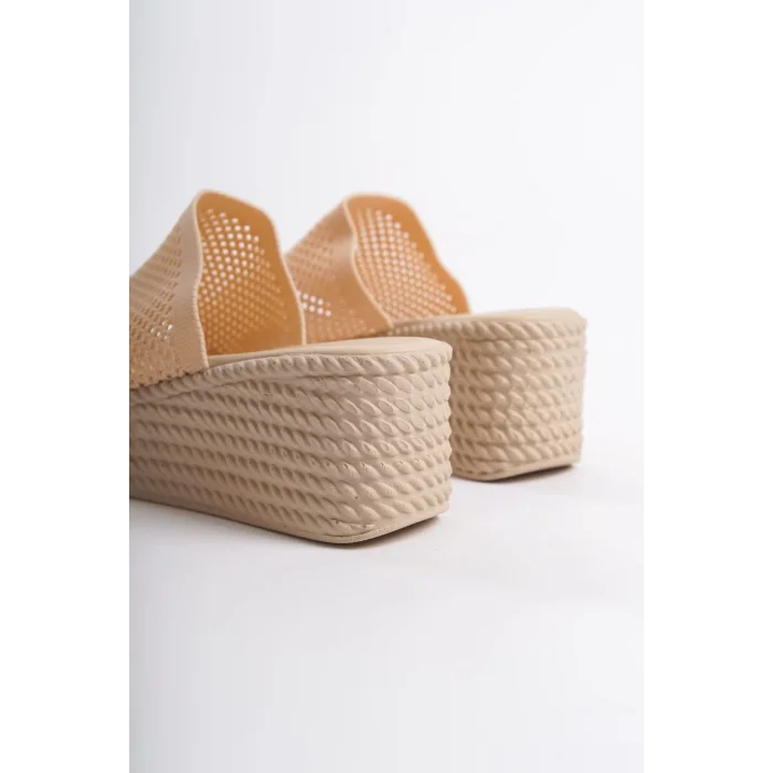 MARLA Dolgu Topuklu Ortopedik Taban Hasır Görünümlü Triko Kadın Terlik  KT - Ten