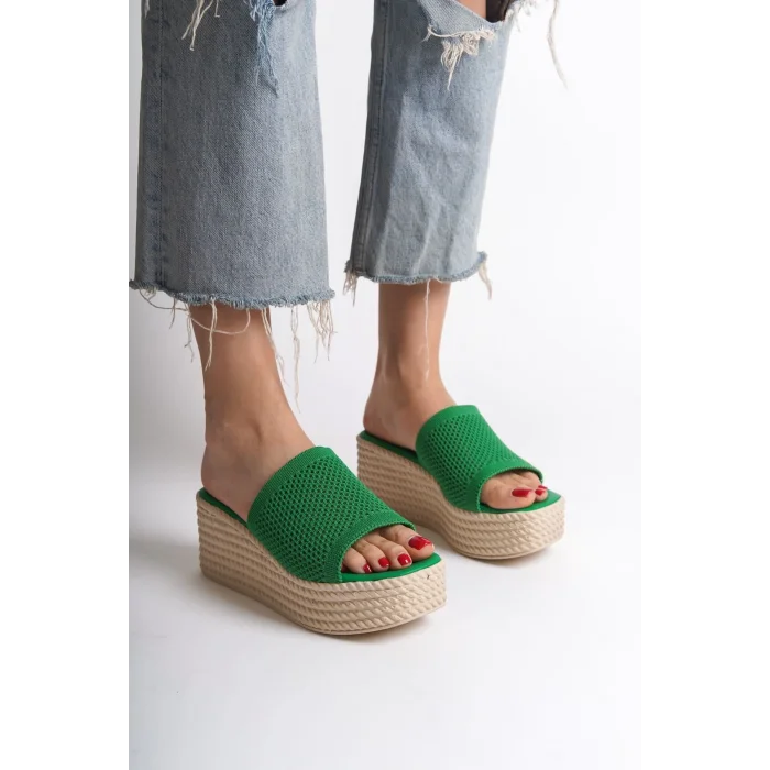 MARLA Dolgu Topuklu Ortopedik Taban Hasır Görünümlü Triko Kadın Terlik  KT - Yeşil