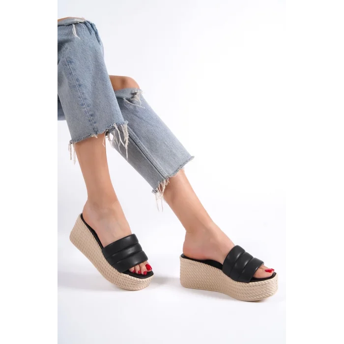 REINA Dolgu Topuklu Ortopedik Taban Hasır Görünümlü Kadın Terlik KT - Siyah