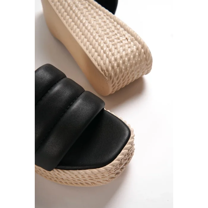 REINA Dolgu Topuklu Ortopedik Taban Hasır Görünümlü Kadın Terlik KT - Siyah