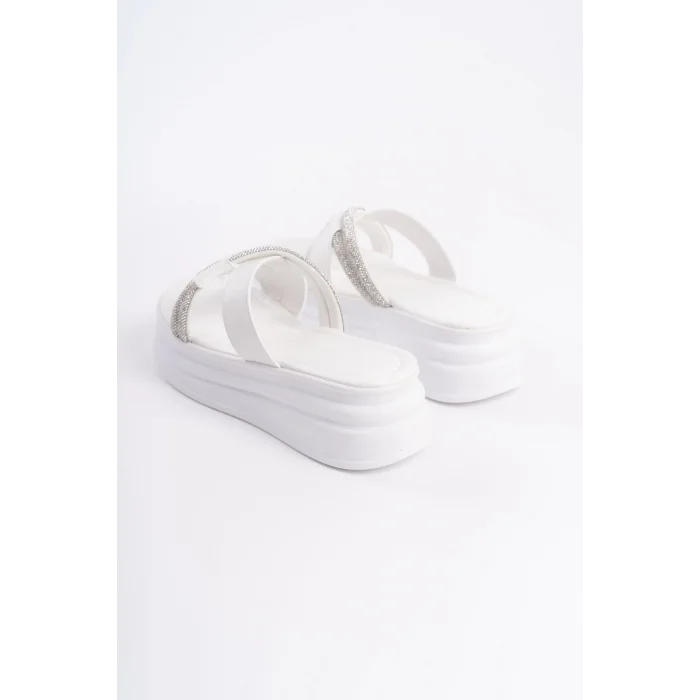 RUBY Düz Topuklu Taşlı Çapraz Şeritli Kalın ve Ortopedik Taban Kadın Terlik  BT - Beyaz