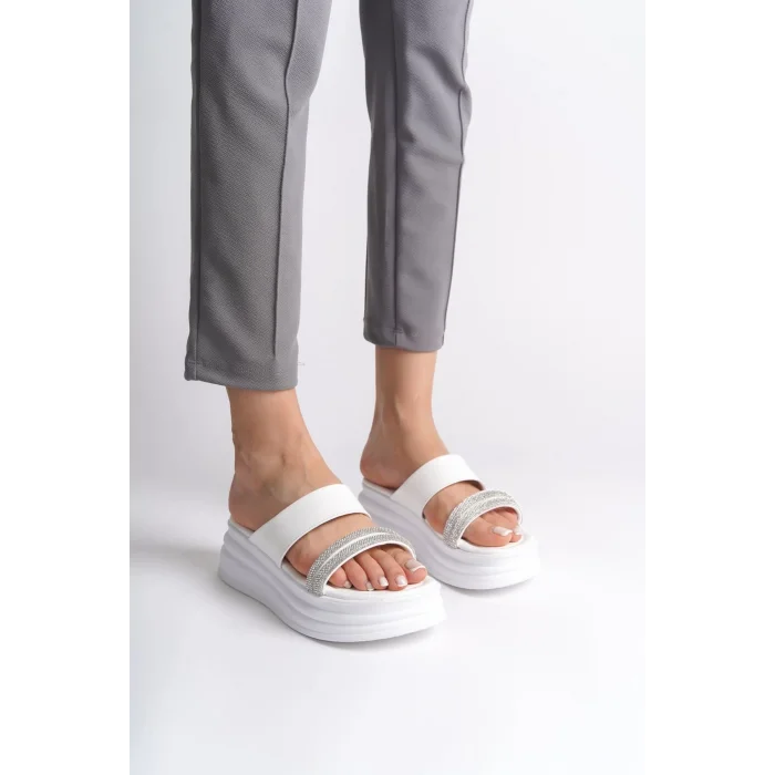 SARAH Düz Topuklu Taşlı Şeritli Kalın ve Ortopedik Taban Kadın Terlik  BT - Beyaz