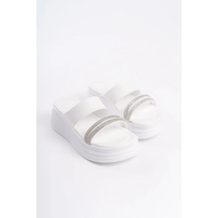 SARAH Düz Topuklu Taşlı Şeritli Kalın ve Ortopedik Taban Kadın Terlik  BT - Beyaz