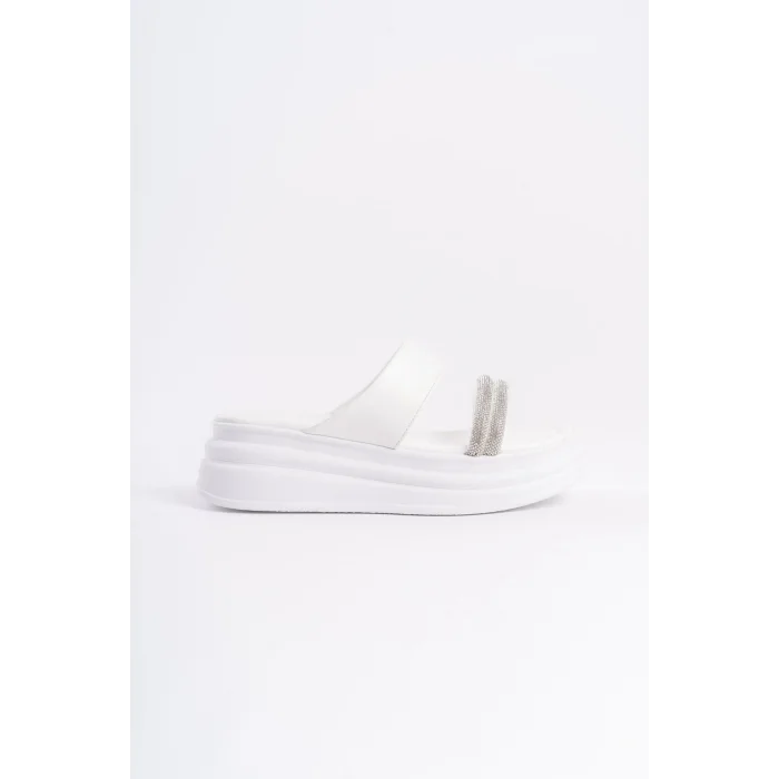 SARAH Düz Topuklu Taşlı Şeritli Kalın ve Ortopedik Taban Kadın Terlik  BT - Beyaz