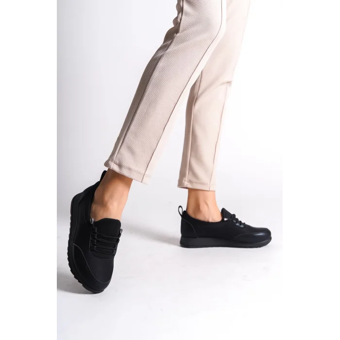 VIOLET Bağcıklı Lastikli Ortopedik Rahat Taban Cilt Detaylı Klasik Kadın Babet Anne Ayakkabısı ST - Siyah