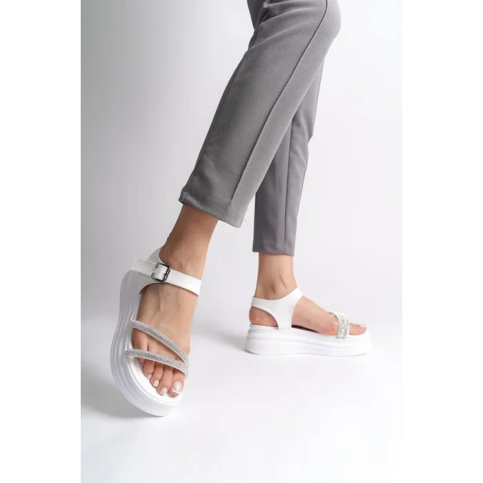 ZLOHE Kalın Tokalı Taşlı Şeritli Ortopedik Taban Kadın Sandalet BT - Beyaz