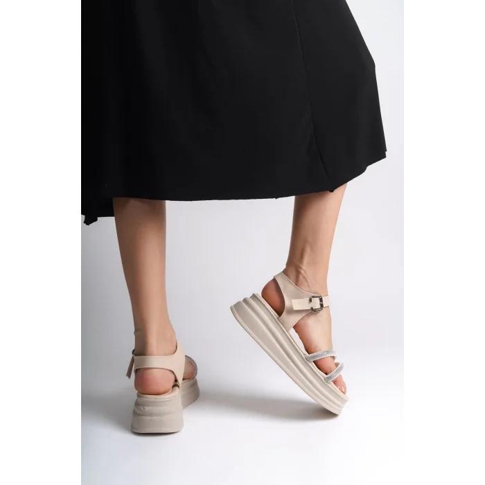 ZLOHE Kalın Tokalı Taşlı Şeritli Ortopedik Taban Kadın Sandalet  KT - Krem