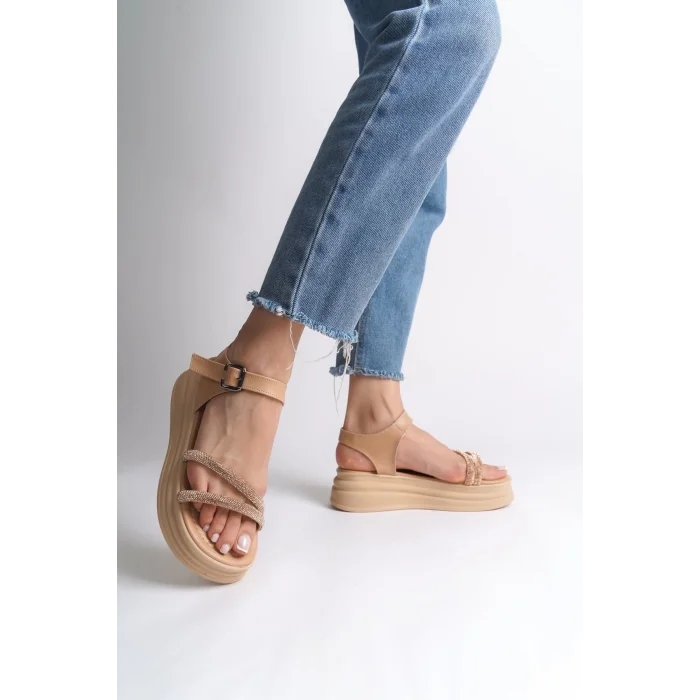 ZLOHE Kalın Tokalı Taşlı Şeritli Ortopedik Taban Kadın Sandalet TT - Ten