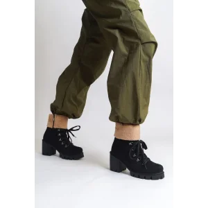 EMMA Bağcıklı Fermuarlı Ortopedik Taban Topuklu Kürk Detaylı Süet Kadın Bot ST - Siyah